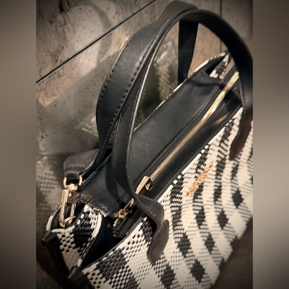 Guess Black And White Checkered Tote - Picture 4 of 10
